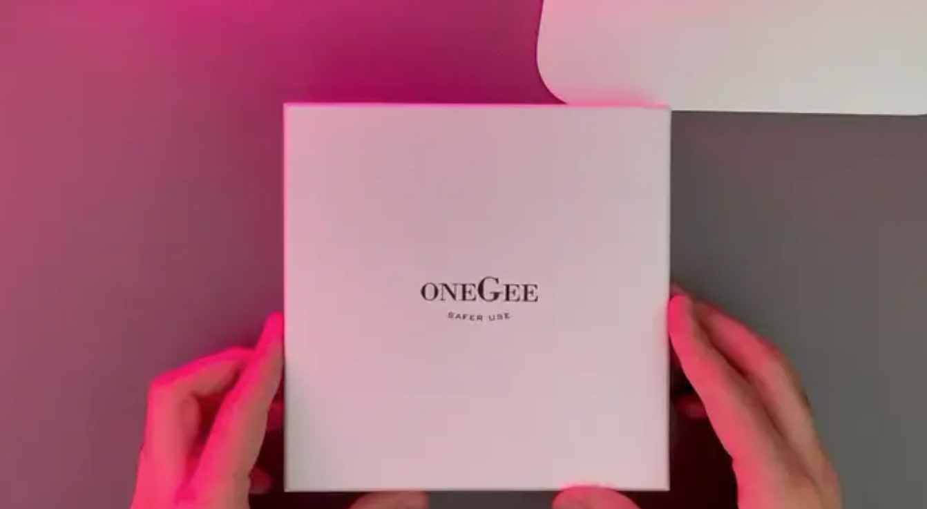 Unboxing Butler Snorting box