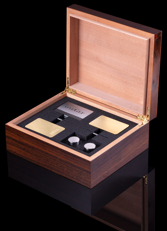 Woodbox - Premium Box Yellow Gold Woodbox - Carved from the finest wood for Yellow Gold Premium Box